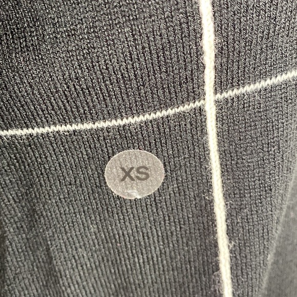 The Limited sweater - Picture 2 of 4